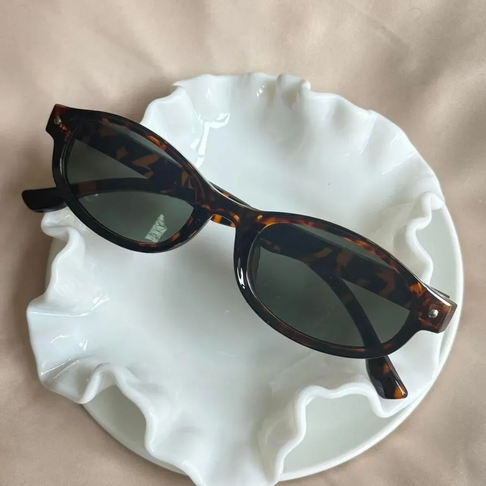 y2k style sporty black and brown tortoise shell sunglasses